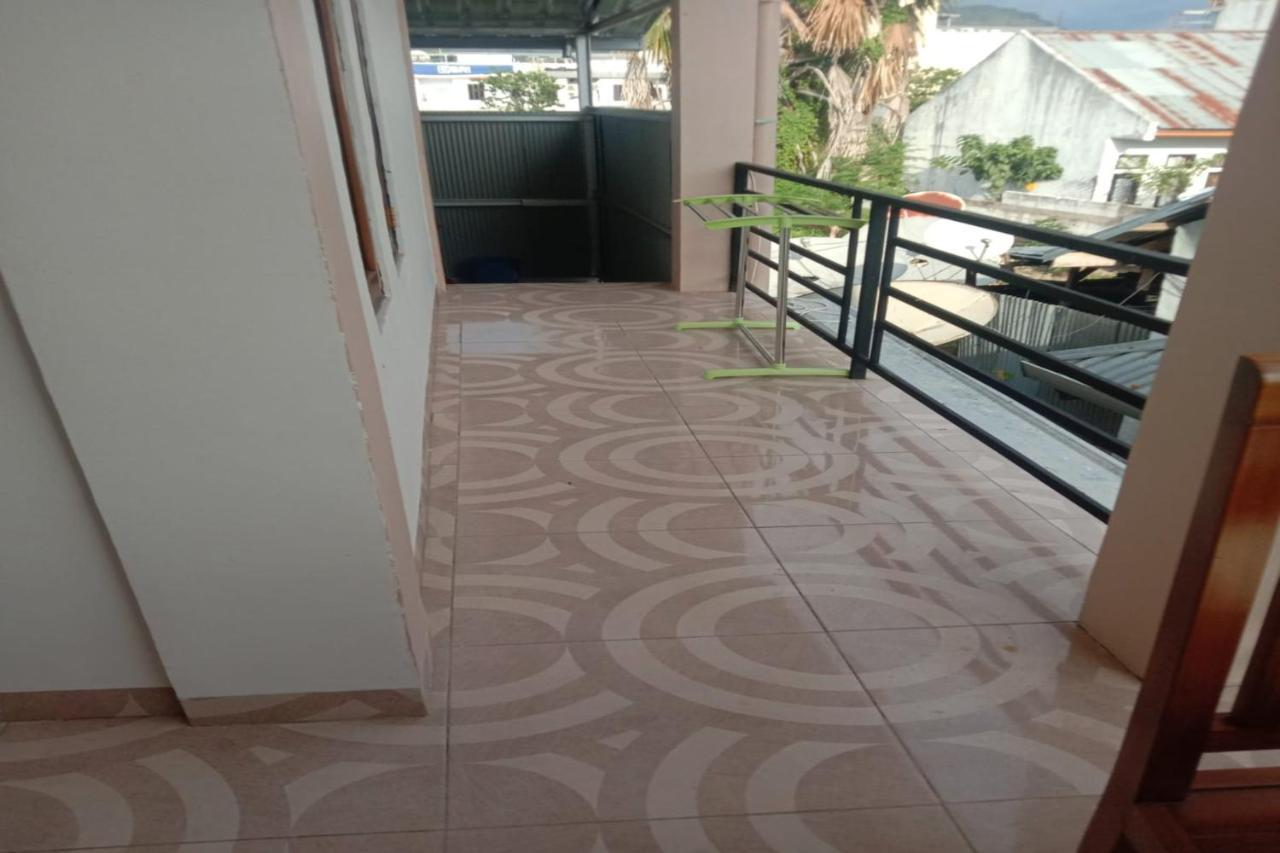 Express O 91722 Home Stay Dan Sewa Mobil Jhon'S Family Labuan Bajo Buitenkant foto
